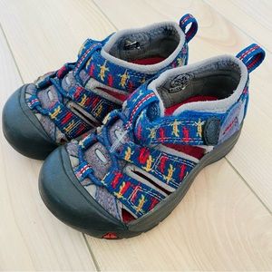 Keen Toddler Boys Newport 1014230 Closed Toe Velcro Water Shoe Hiking Sandal, 6